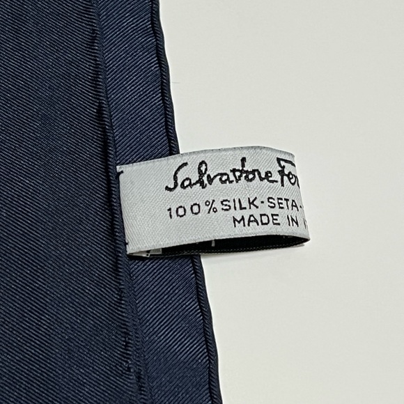 Salvatore Ferragamo 100% Silk Scarf 35x35 inches - Picture 7 of 8